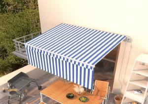 STORE BANNE 450 x 300 cm avec auvent 120 cm, motorisé, éclairage LED, détecteur de vent, 5 coloris