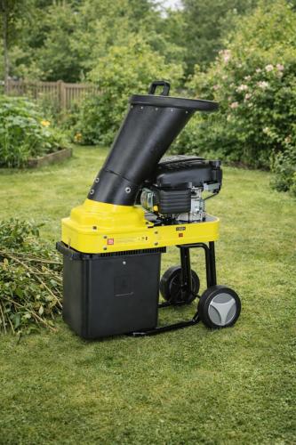 BROYEUR thermique de végétaux, 6 Cv