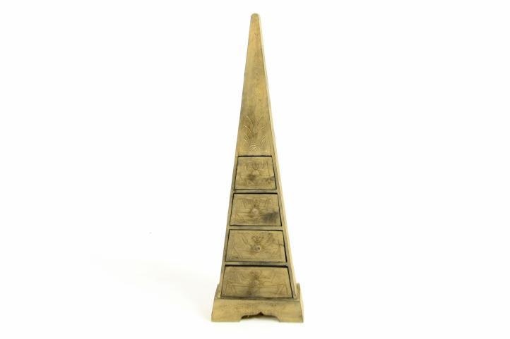 Commode pyramide en bois exotique, 2 coloris
