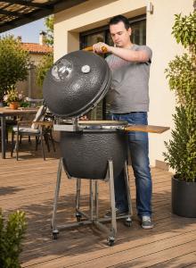 Barbecue en céramique haut de gamme type Kamado – cuisson japonaise multifonction