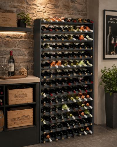 CASIER A VIN en pin massif, gris pour 135 bouteilles