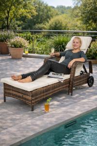 Bain de soleil en résine tressée avec matelas – Dossier inclinable 6 positions – 4 coloris