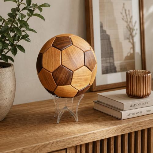BALLON de football décoratif, en bois massif