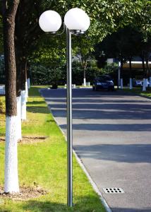 Lampadaire en inox, design moderne, 2 ou 3 têtes 220 cm