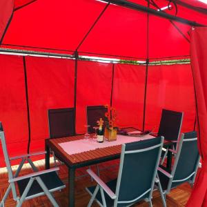 Tonnelle de Jardin 3 x 4 m avec Éclairage LED Solaire et Rideaux