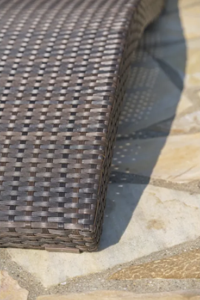 Lot de 2 bains de soleil en résine tressée chocolat – Structure aluminium